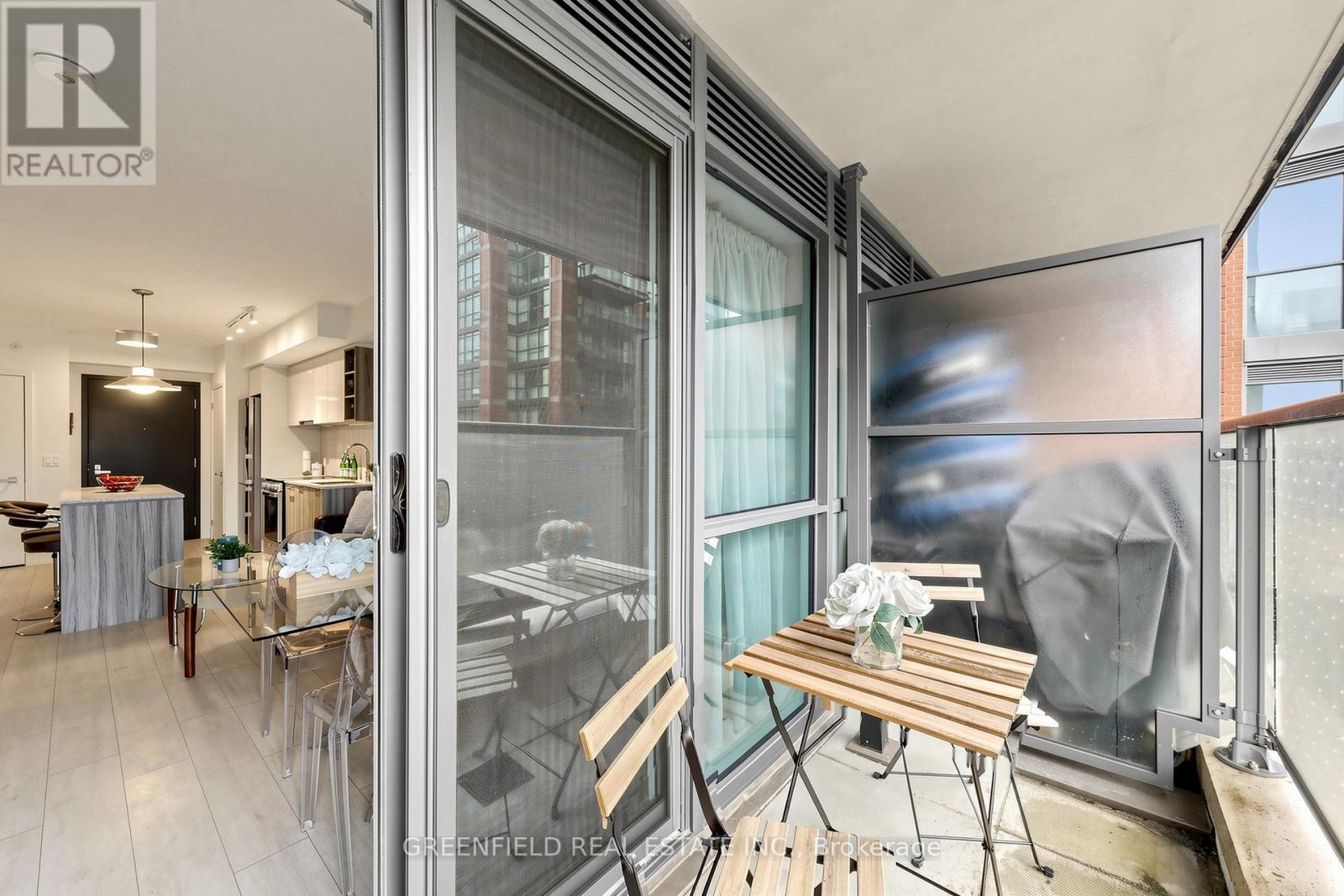#333 31 TIPPETT ROAD - 29
