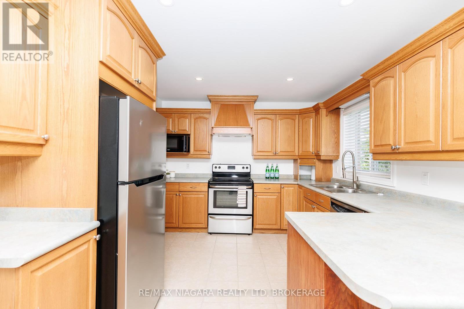 47 HONEY LOCUST CIRCLE - 18