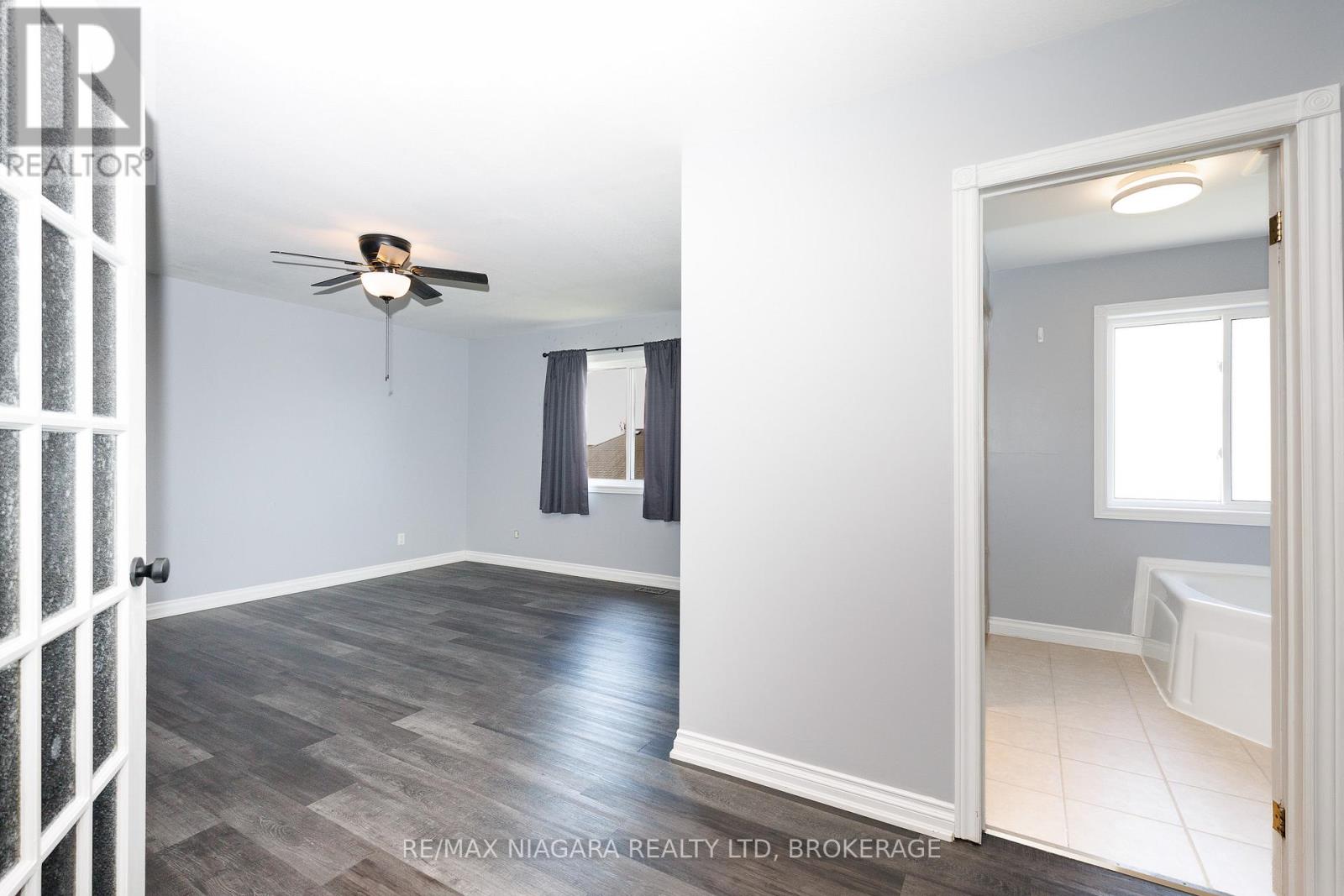 47 HONEY LOCUST CIRCLE - 27
