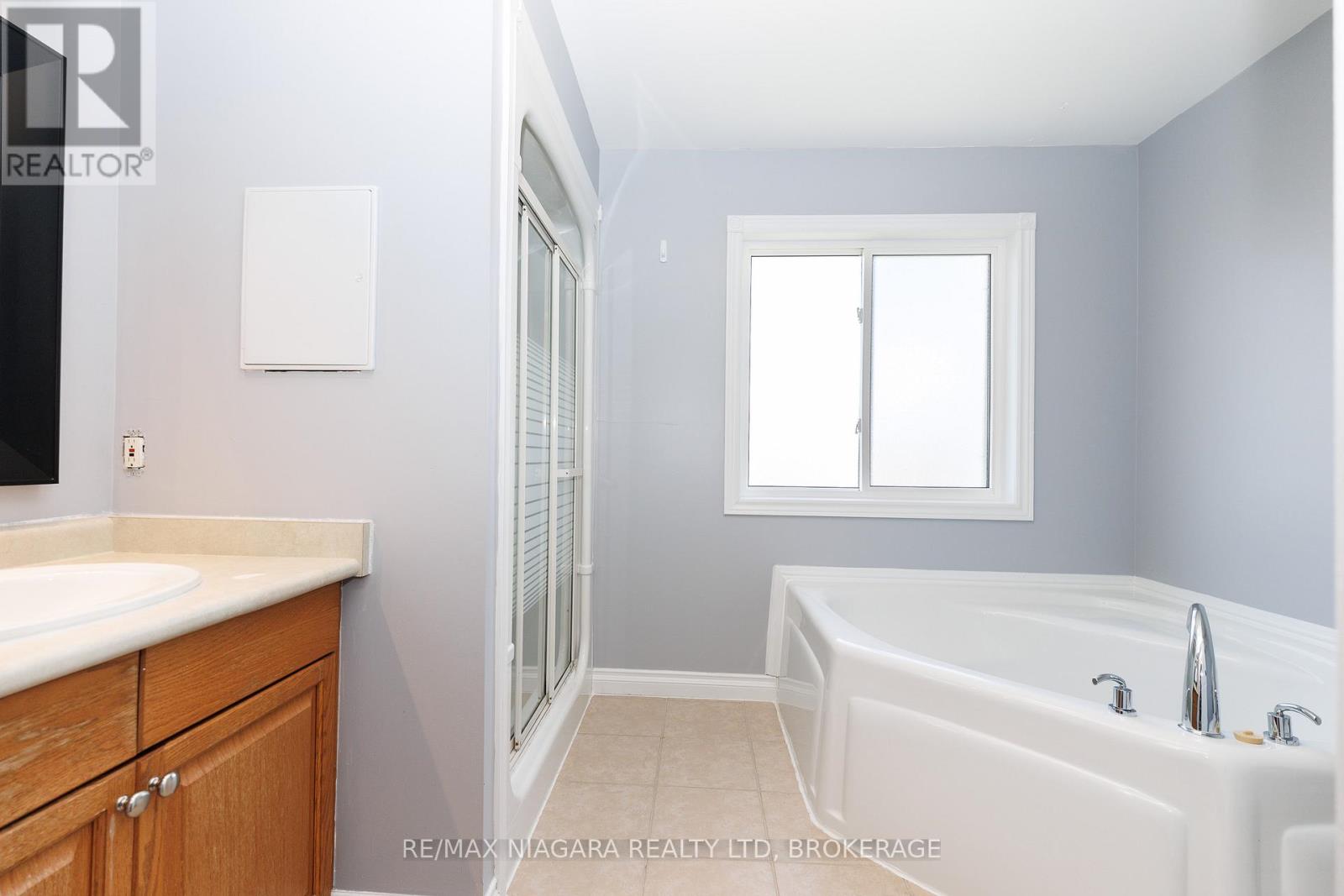 47 HONEY LOCUST CIRCLE - 30