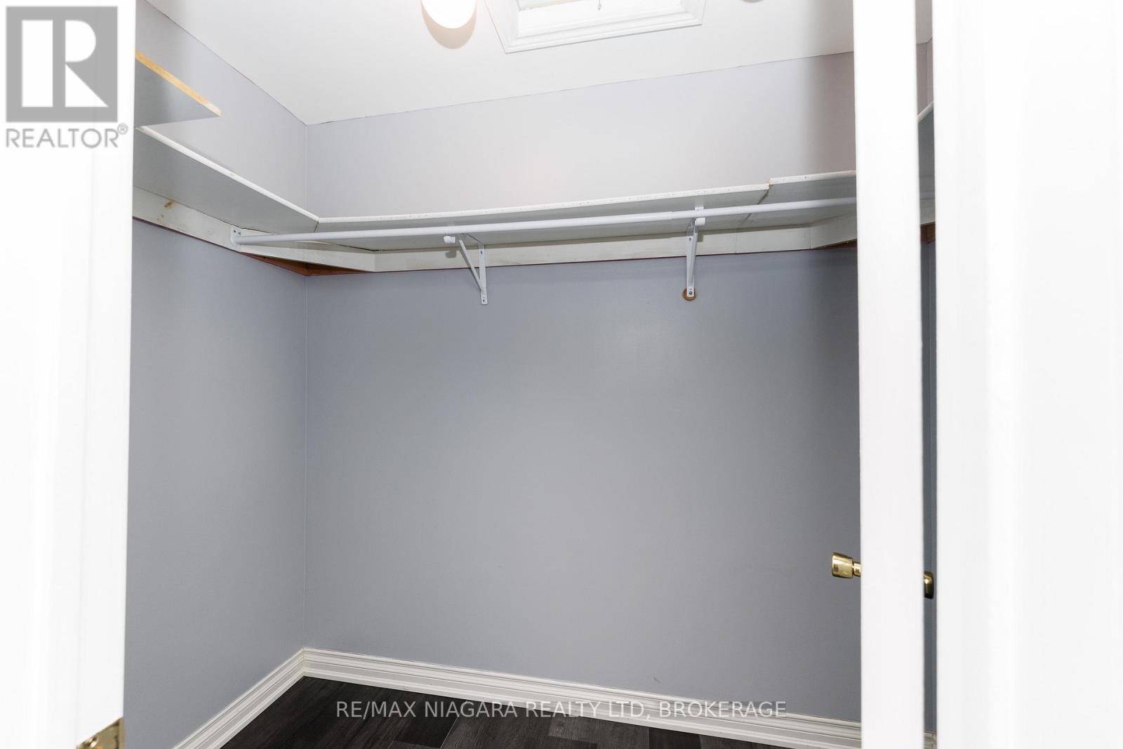 47 HONEY LOCUST CIRCLE - 33
