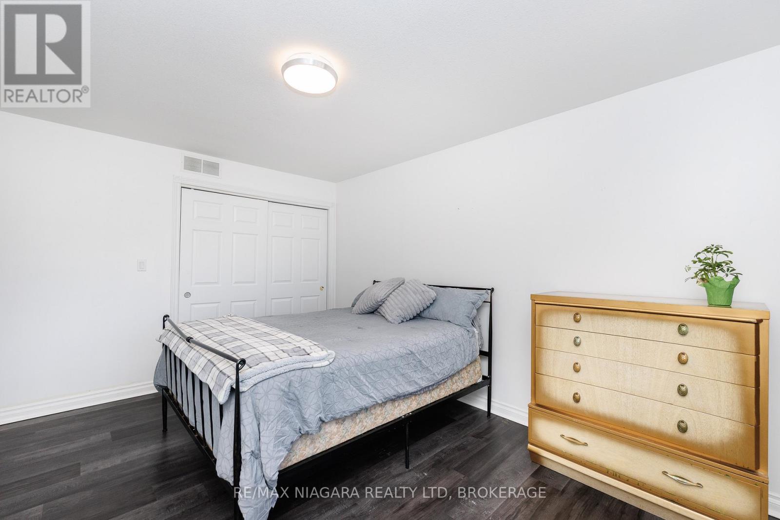 47 HONEY LOCUST CIRCLE - 35