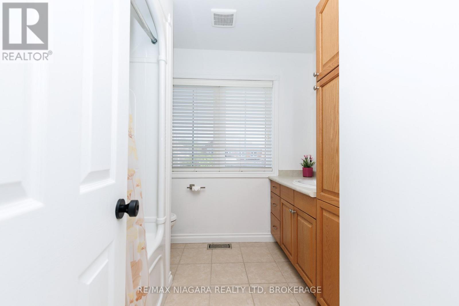 47 HONEY LOCUST CIRCLE - 36