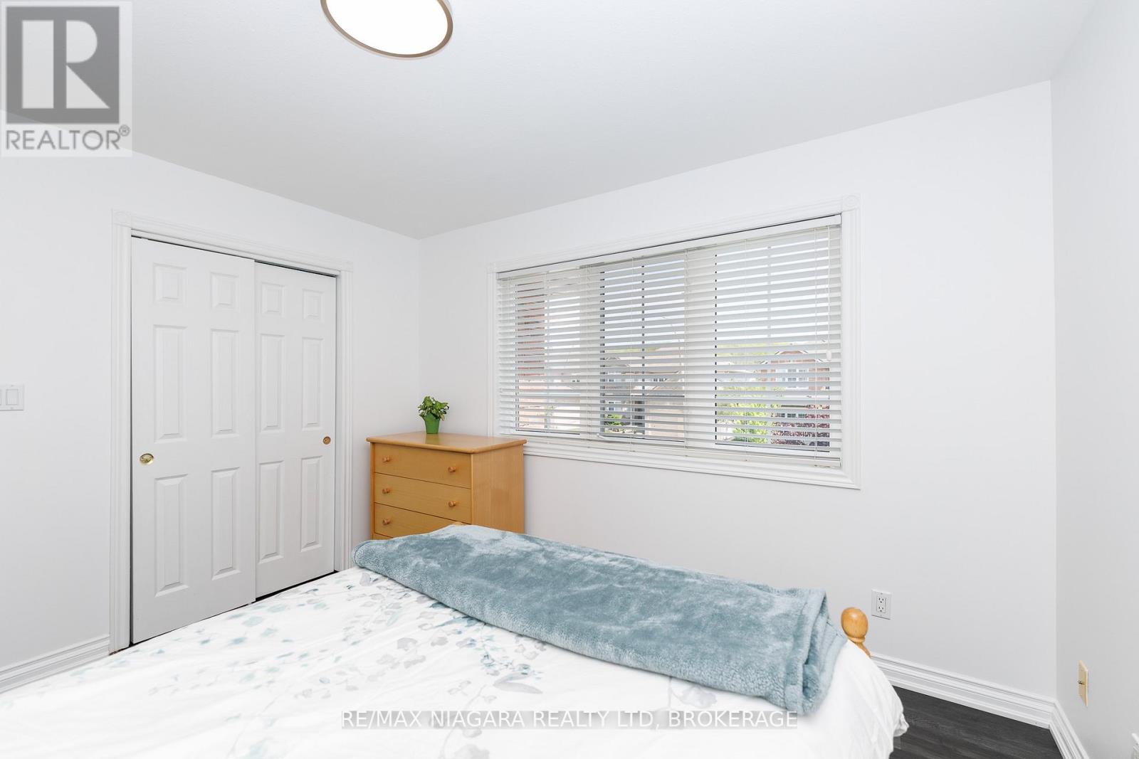 47 HONEY LOCUST CIRCLE - 38