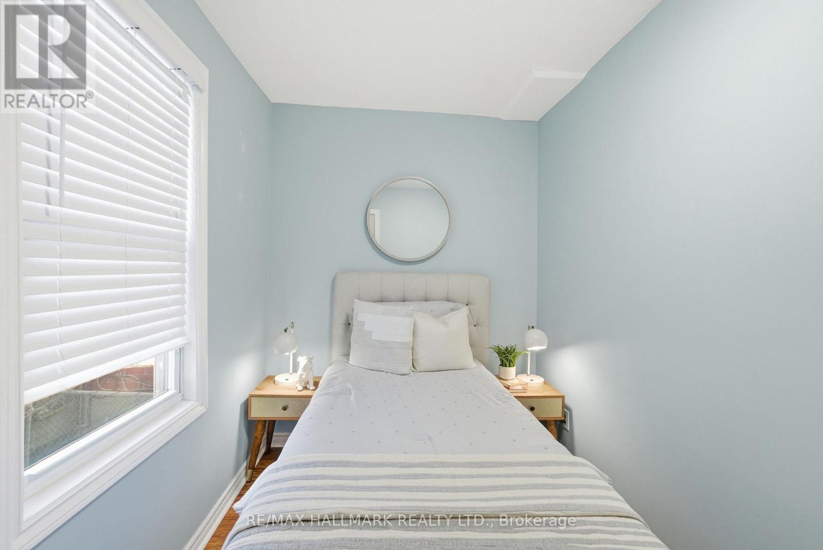 1002 VICTORIA PARK AVENUE - 23