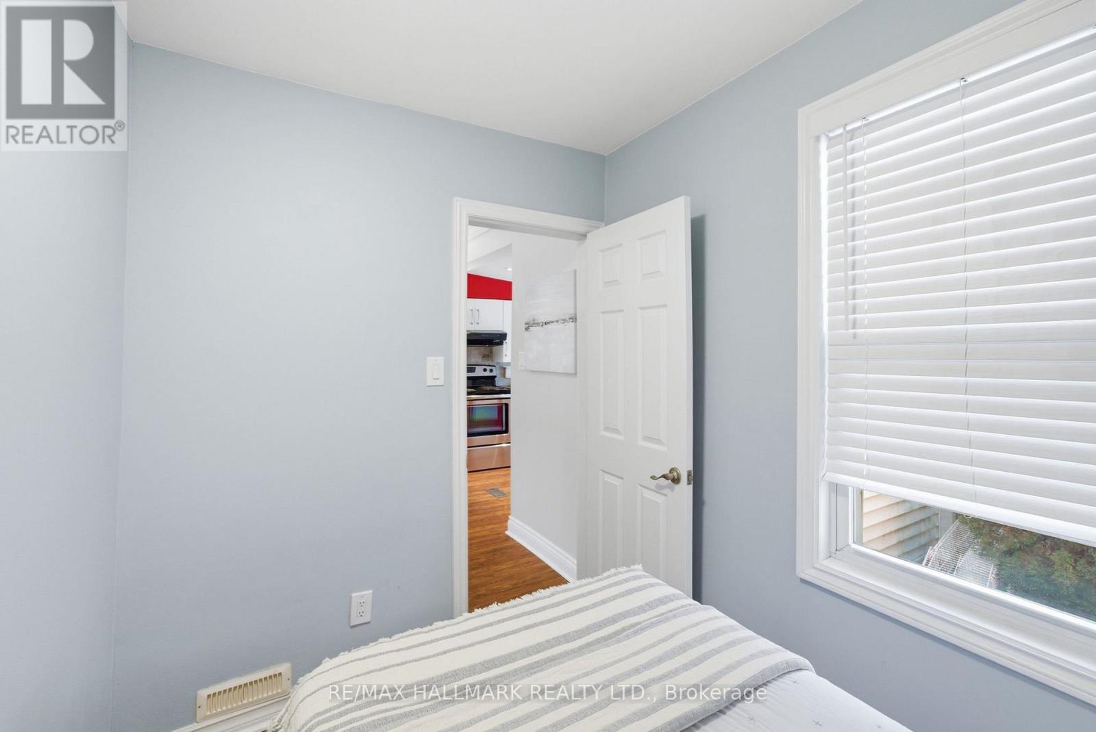 1002 VICTORIA PARK AVENUE - 24