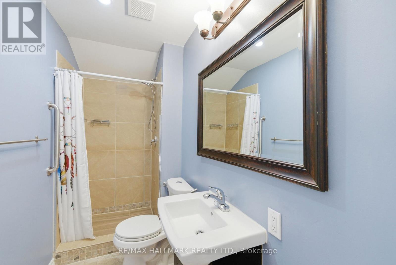 1002 VICTORIA PARK AVENUE - 25