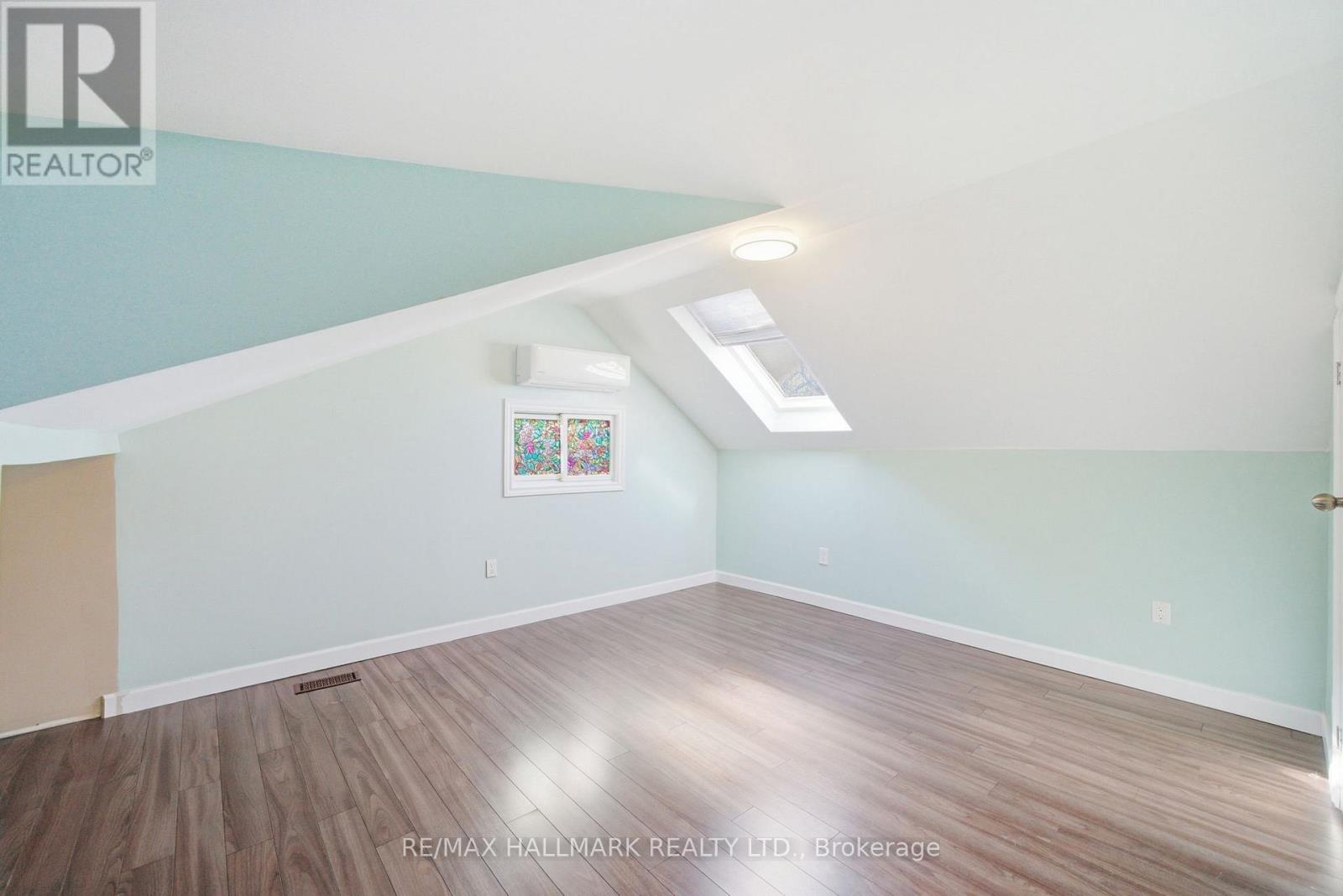 1002 VICTORIA PARK AVENUE - 28