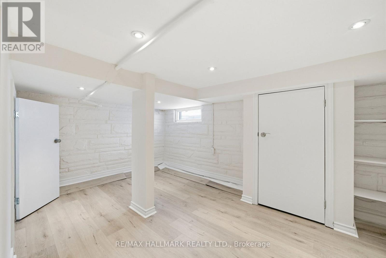 1002 VICTORIA PARK AVENUE - 39