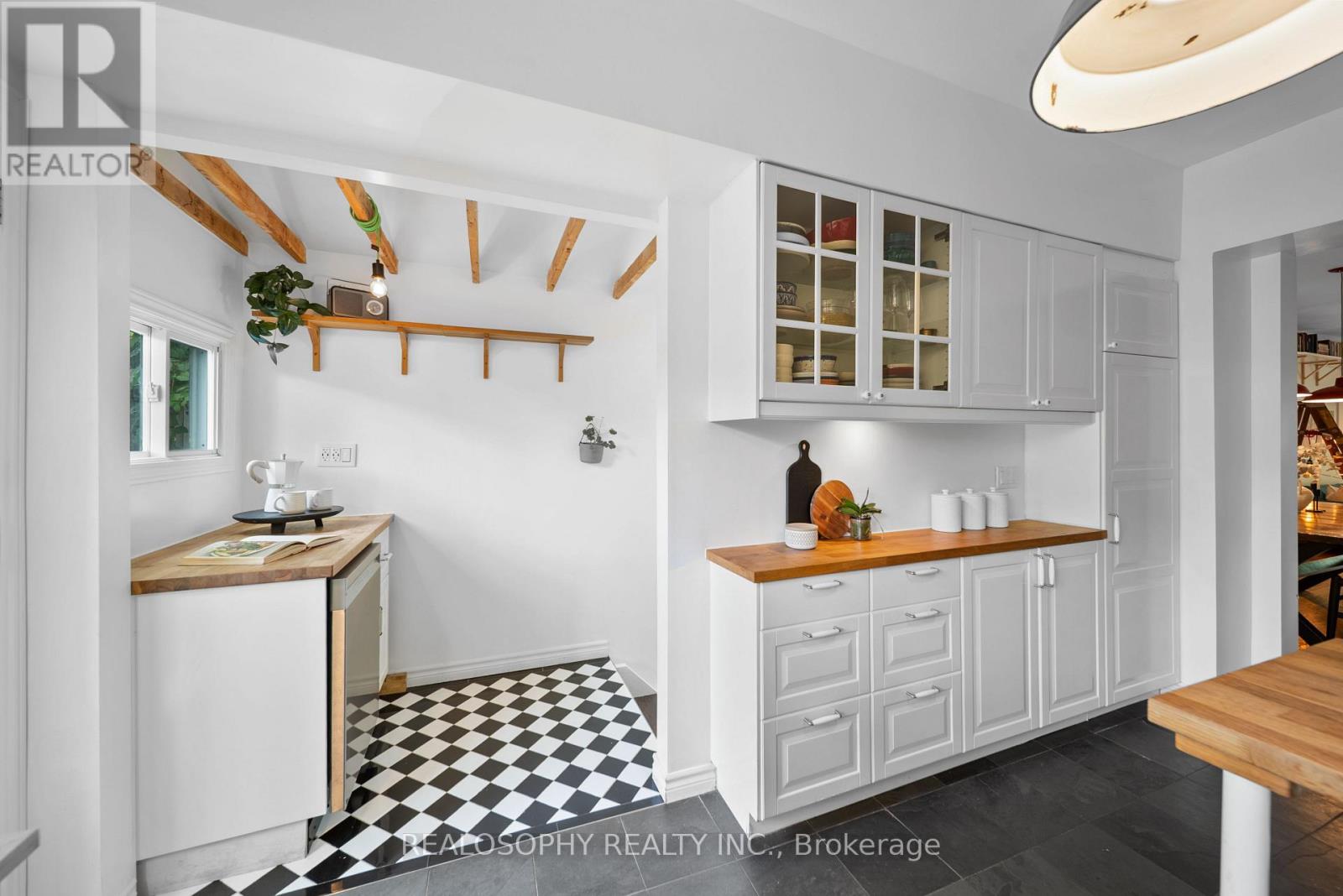 118 IVY AVENUE - 14