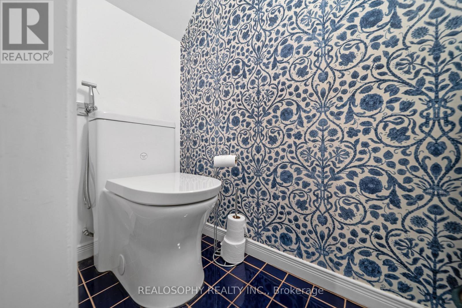 118 IVY AVENUE - 17