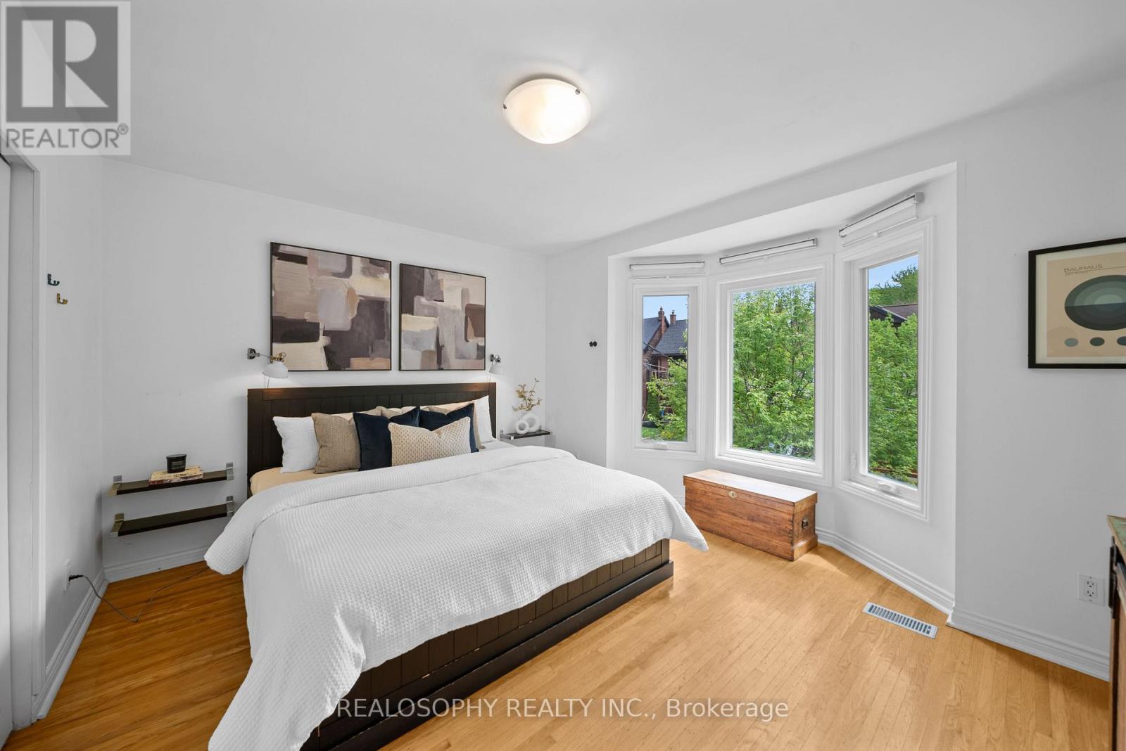 118 IVY AVENUE - 19