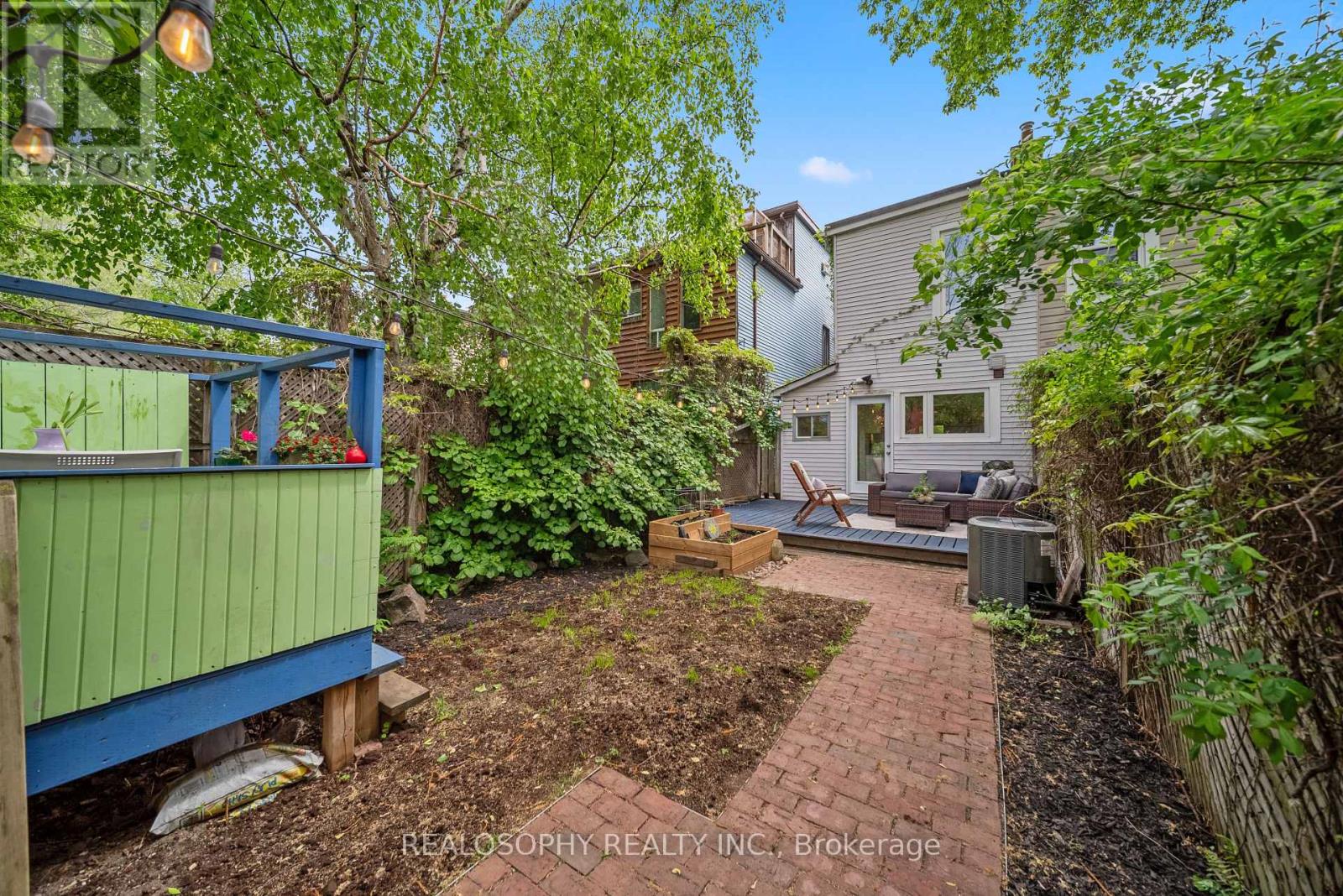 118 IVY AVENUE - 35