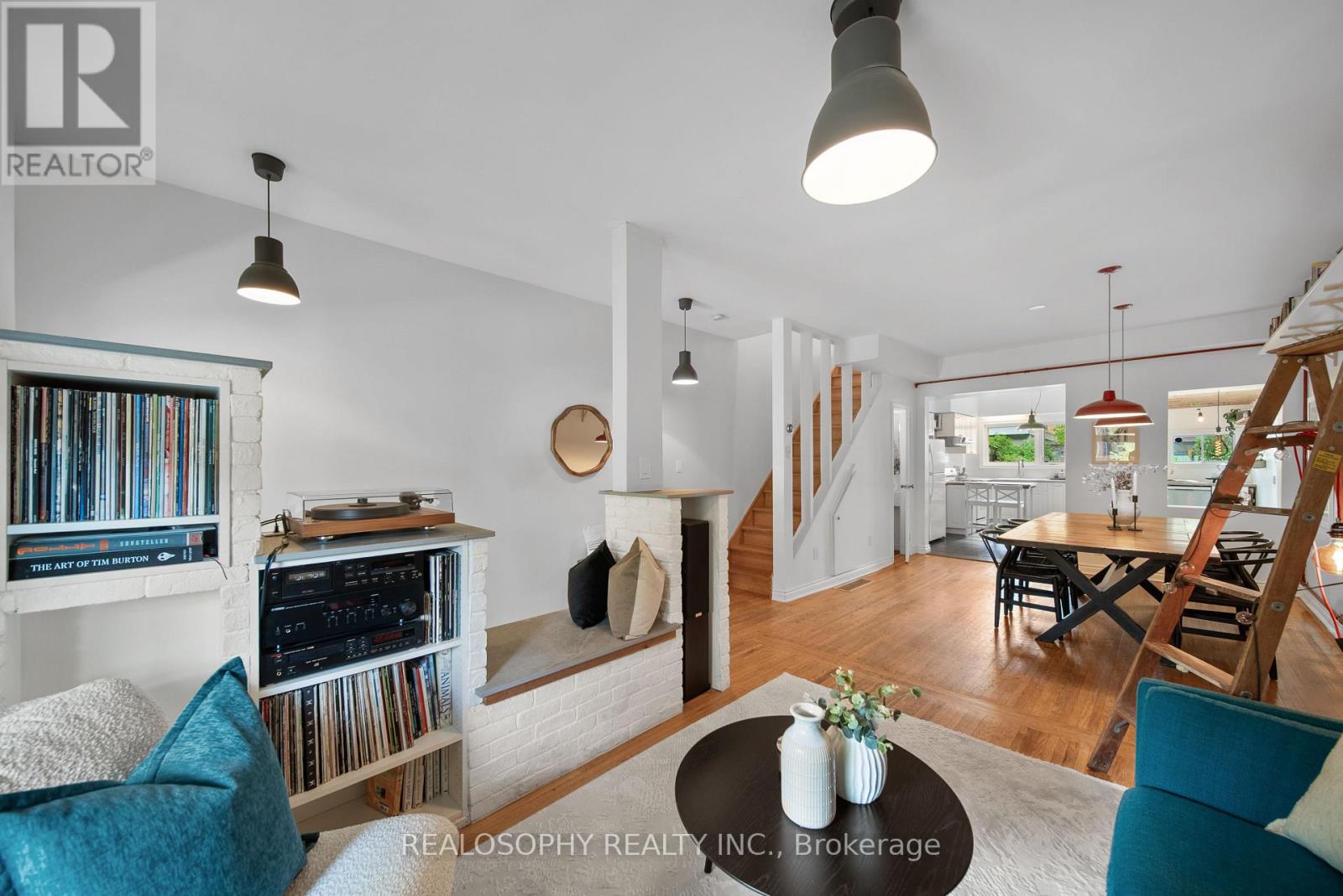 118 IVY AVENUE - 6