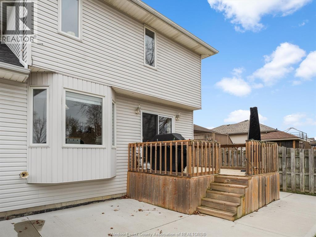 46 Brush CRESCENT - 38