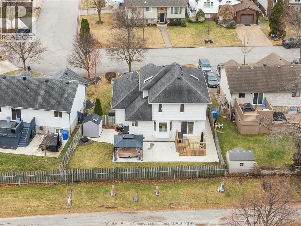 46 Brush CRESCENT - 40