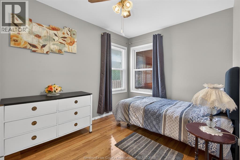 3733 VAUGHAN STREET - 19