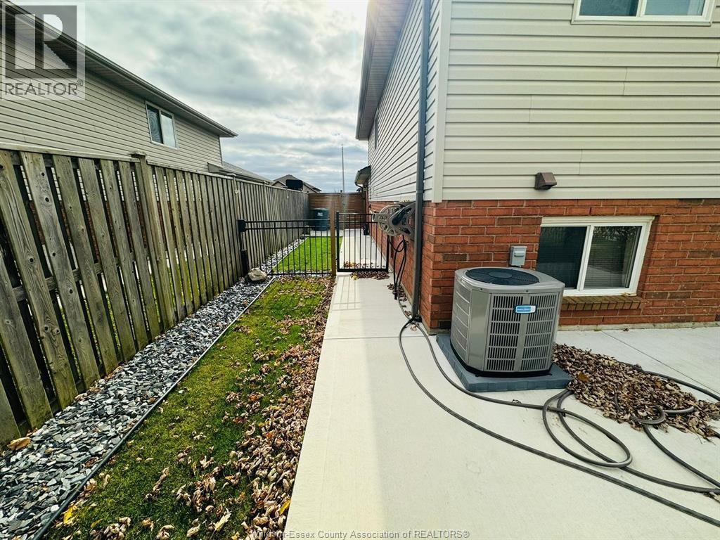 890 SOUTHWOOD DRIVE