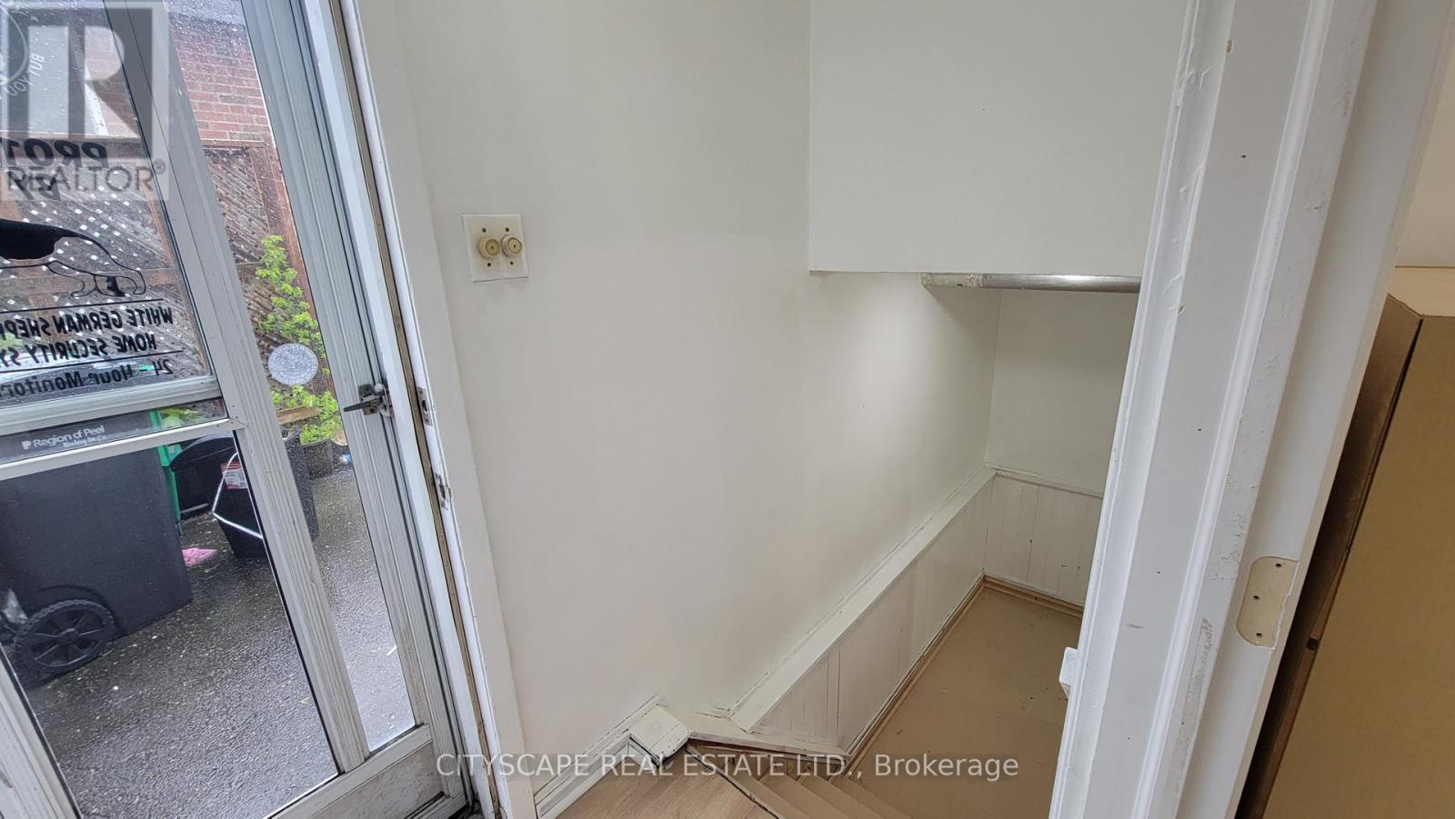 3450 ELLENGALE DRIVE - 35