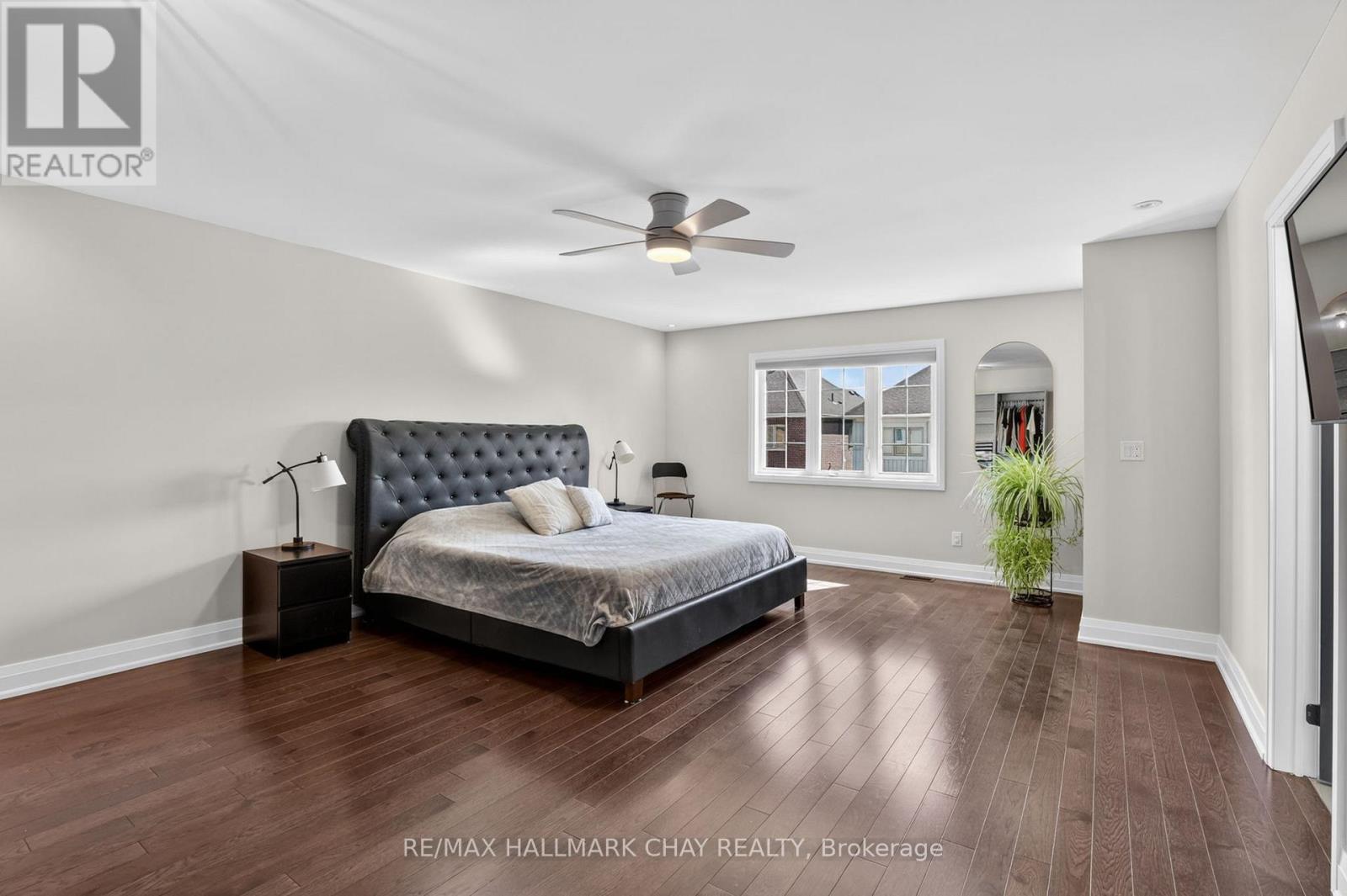 43 WALLS CRESCENT - 33
