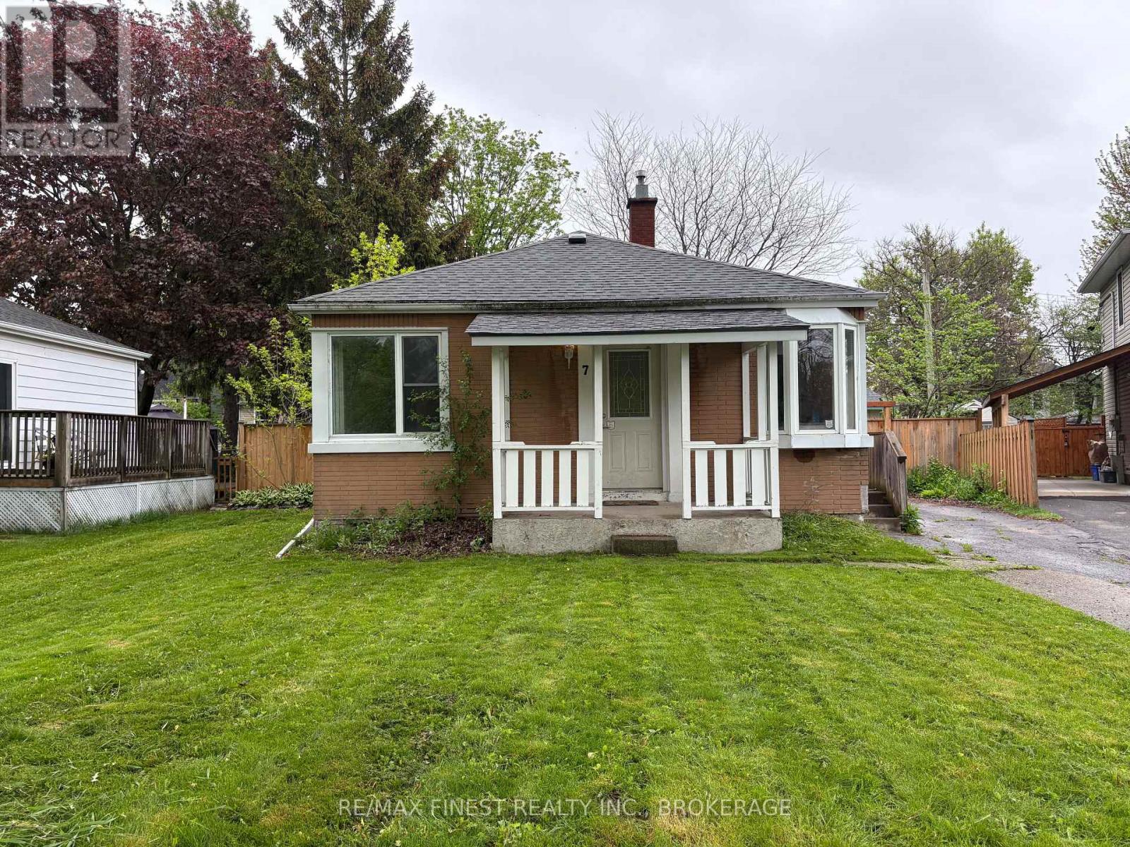 7 ALAMEIN DRIVE - Image 2