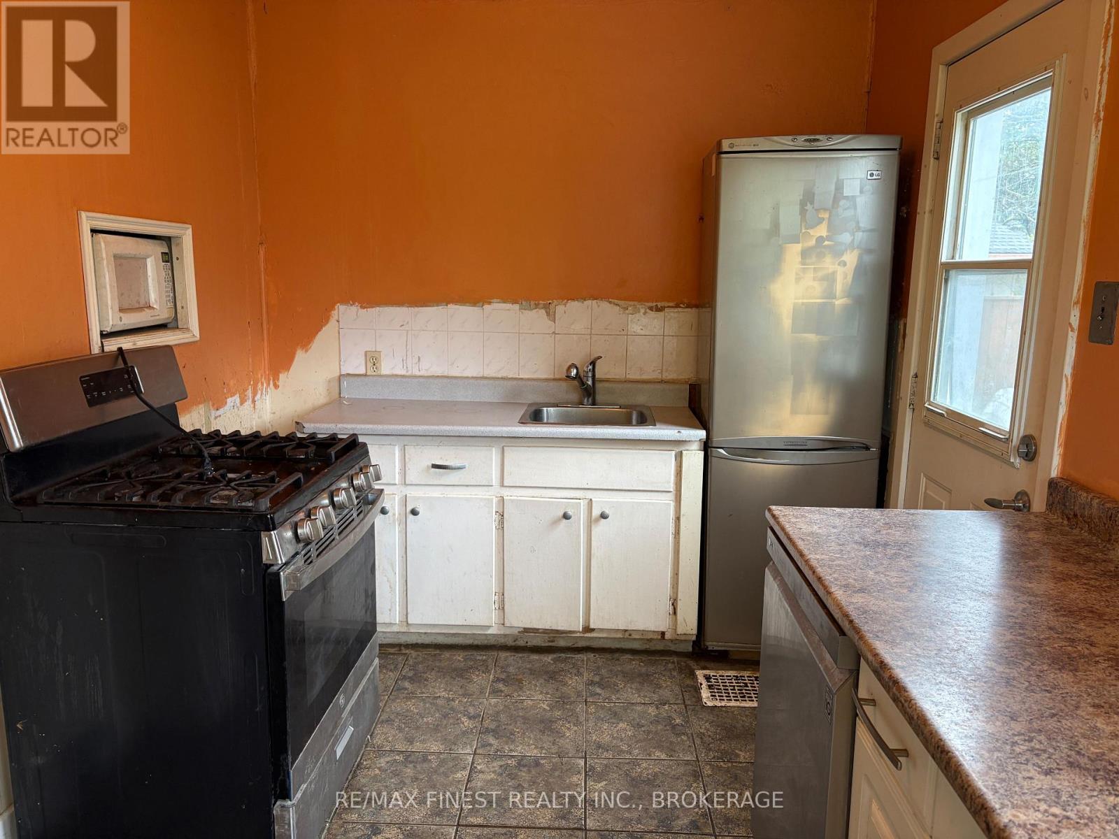 7 ALAMEIN DRIVE - Image 3