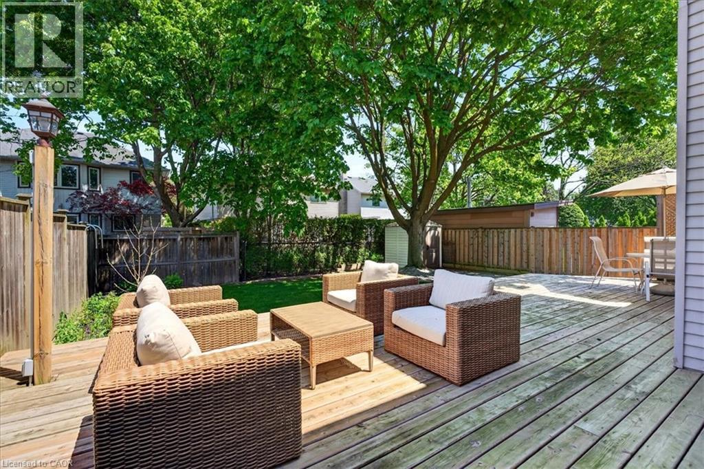 799 HAWKINS Crescent - 36