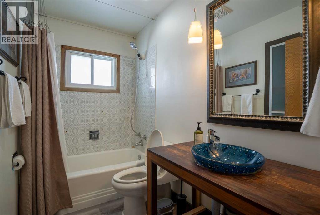 84 Waterloo Drive SW - 18