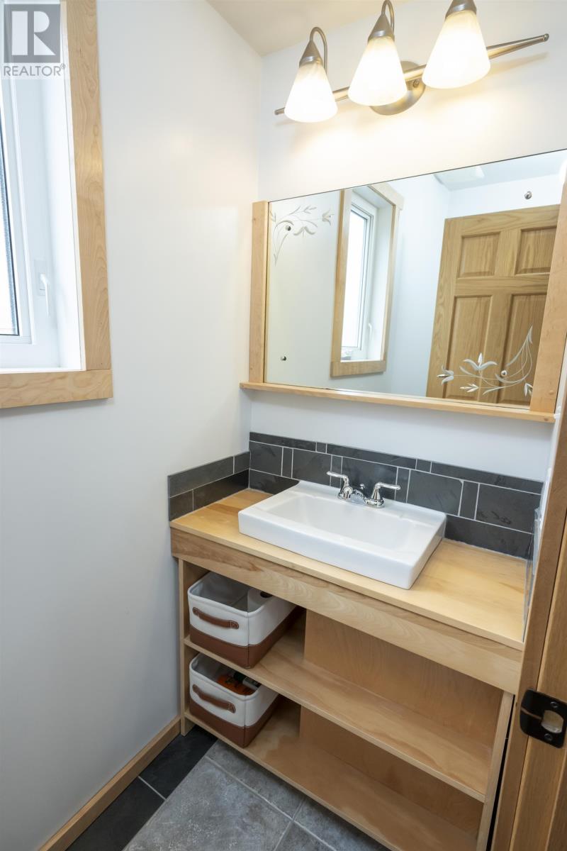 286 Van Horne ST - 23