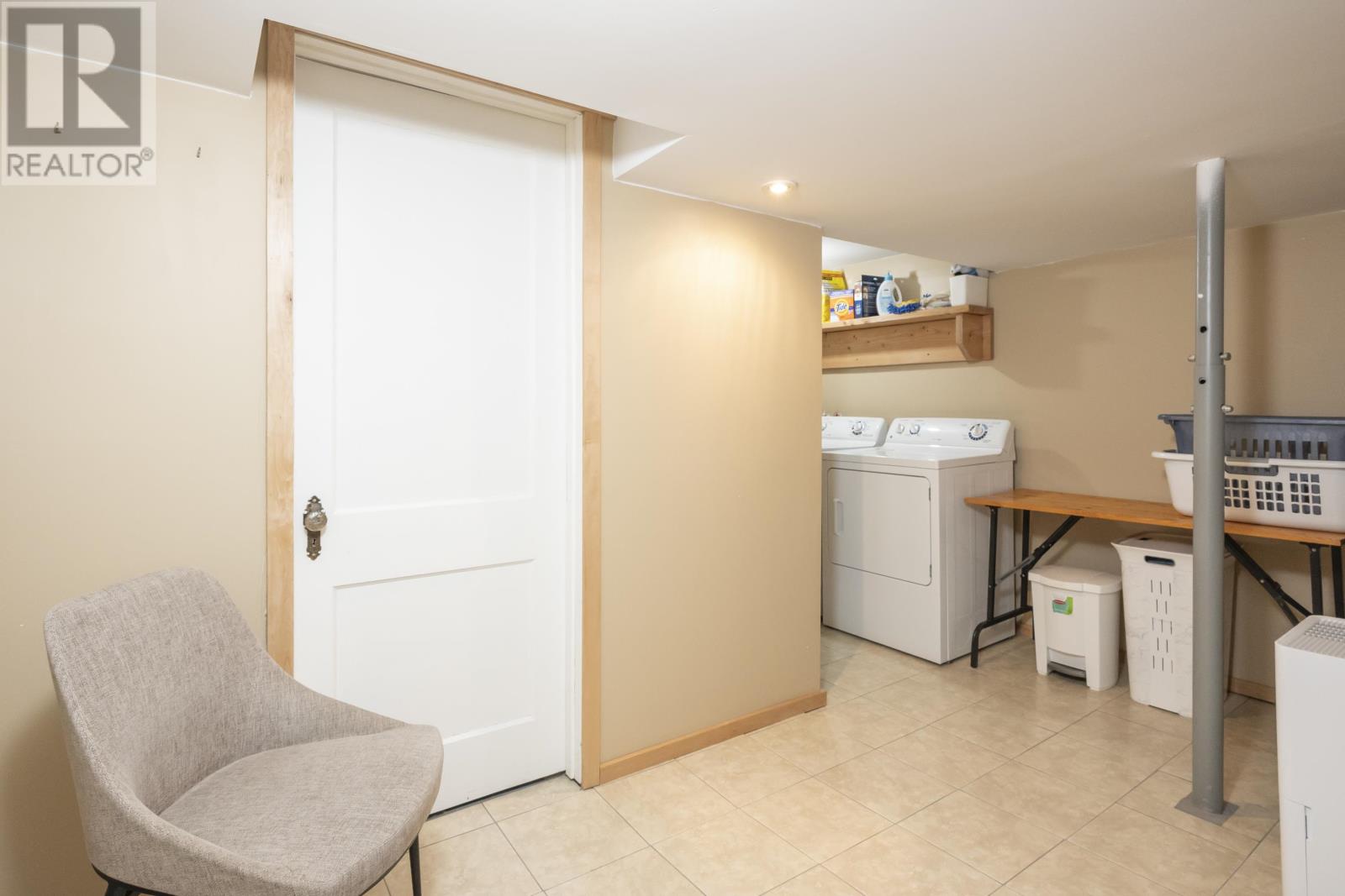 286 Van Horne ST - 37