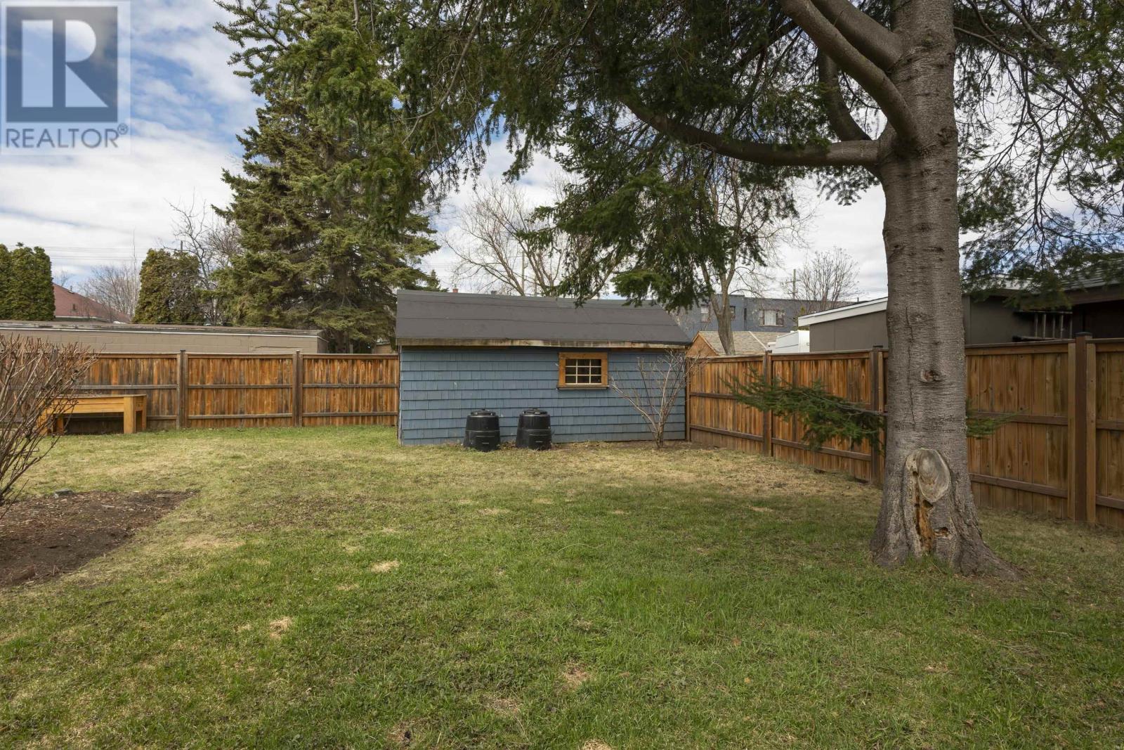 286 Van Horne ST - 40