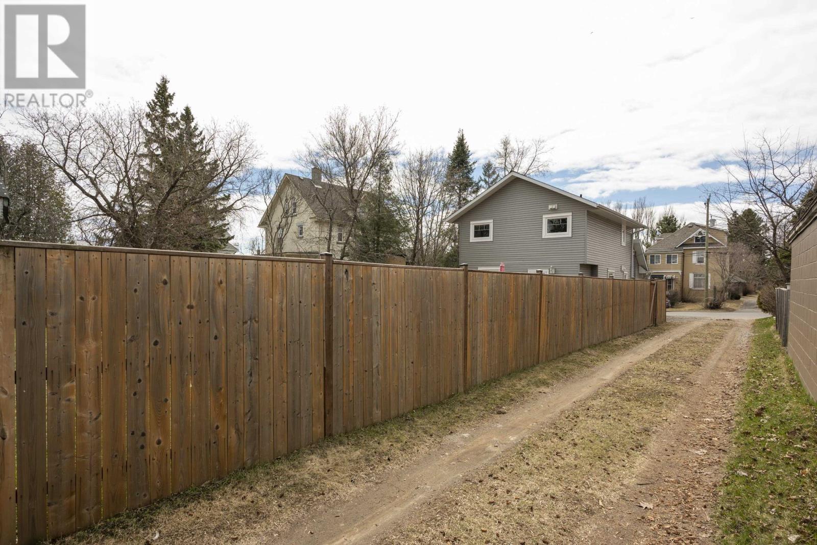 286 Van Horne ST - 42