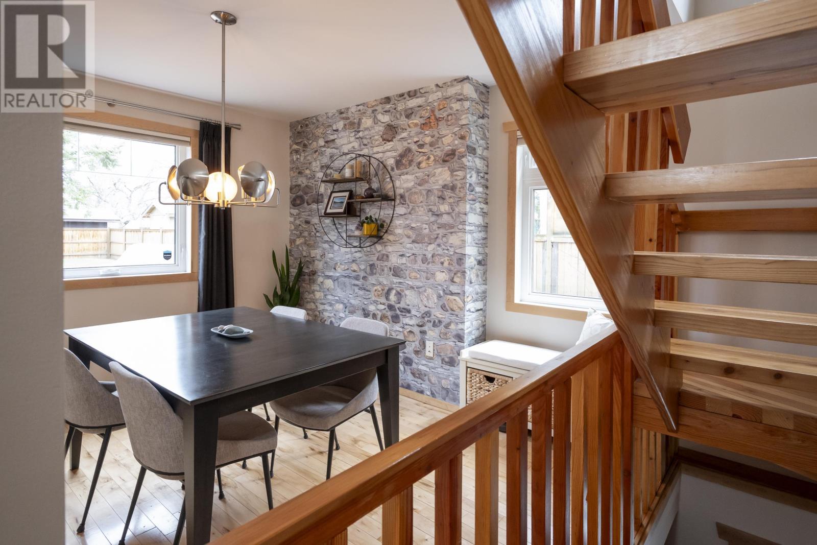 286 Van Horne ST - 11