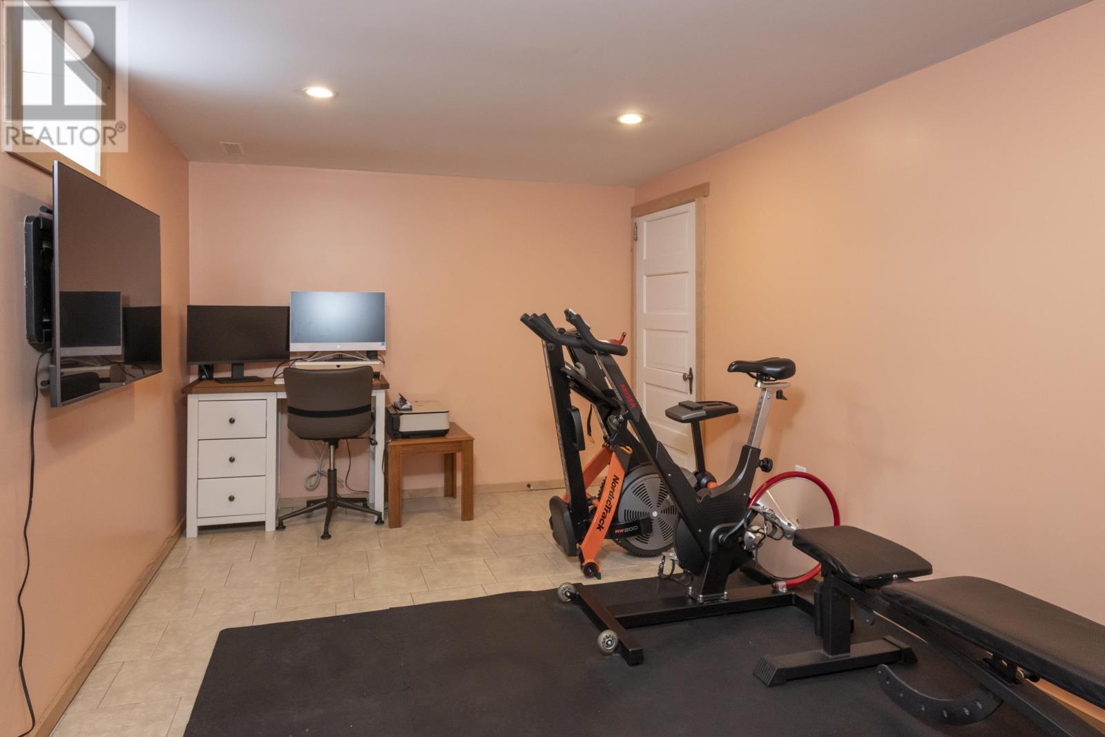 286 Van Horne ST - 35