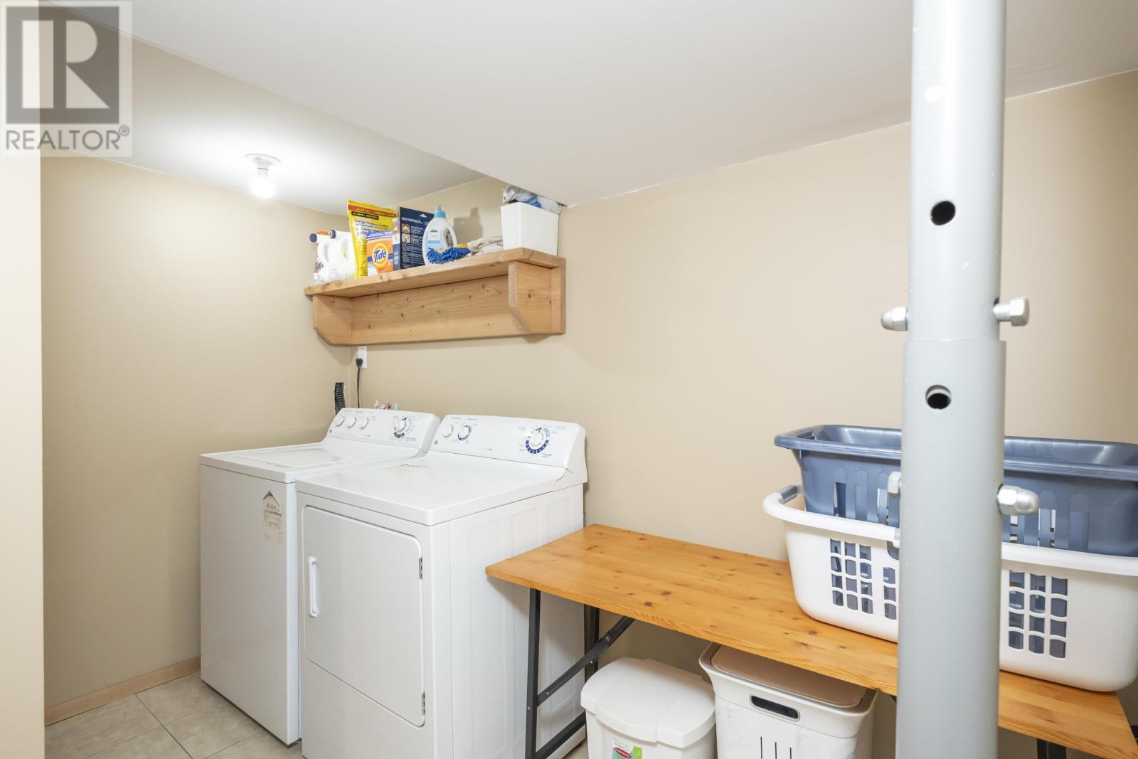 286 Van Horne ST - 38