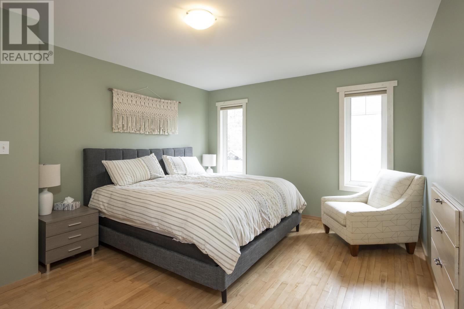 286 Van Horne ST - 12