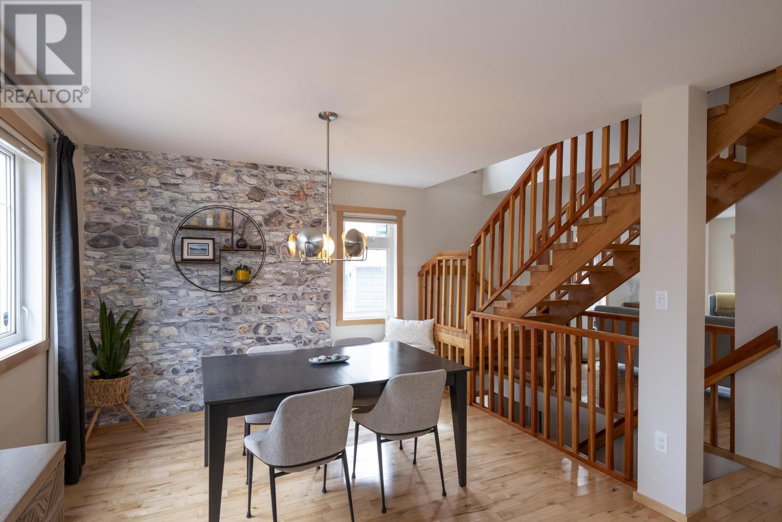 286 Van Horne ST - 6