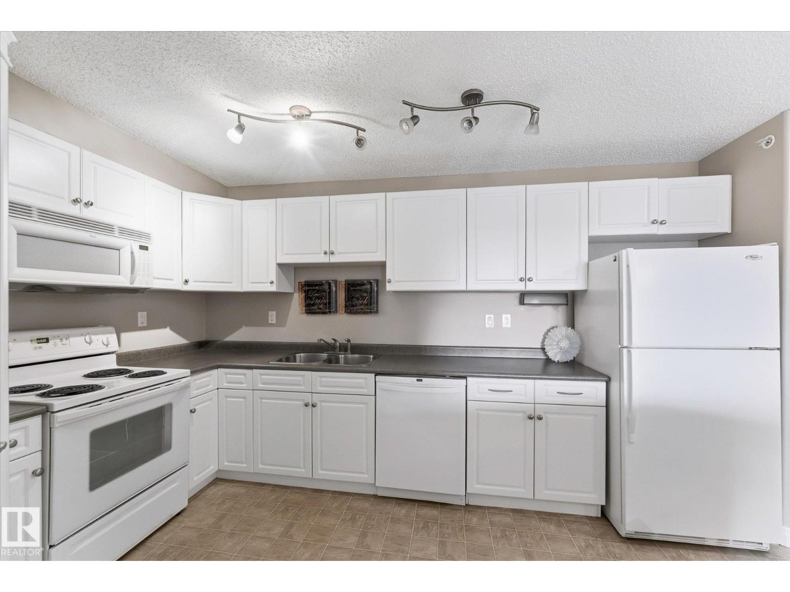 #404A 6 SPRUCE RIDGE DR — photo 19