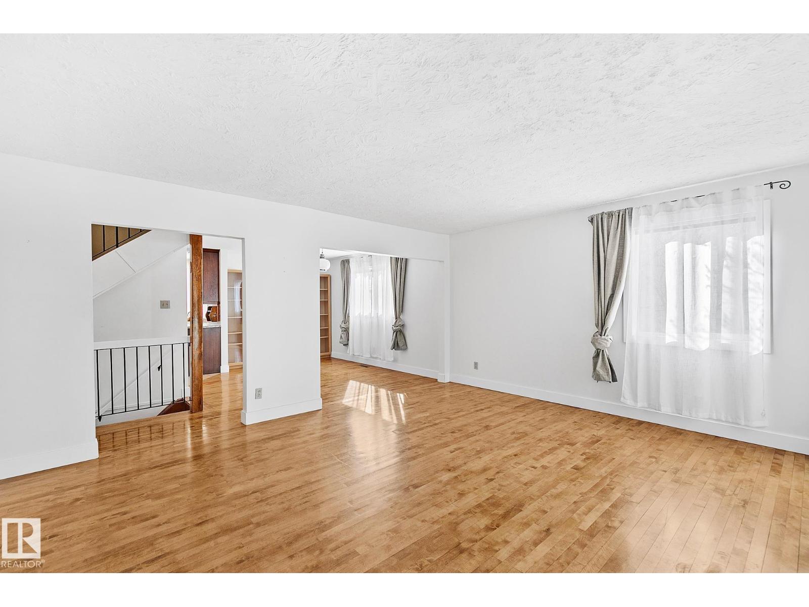 10823 130 ST NW - 4