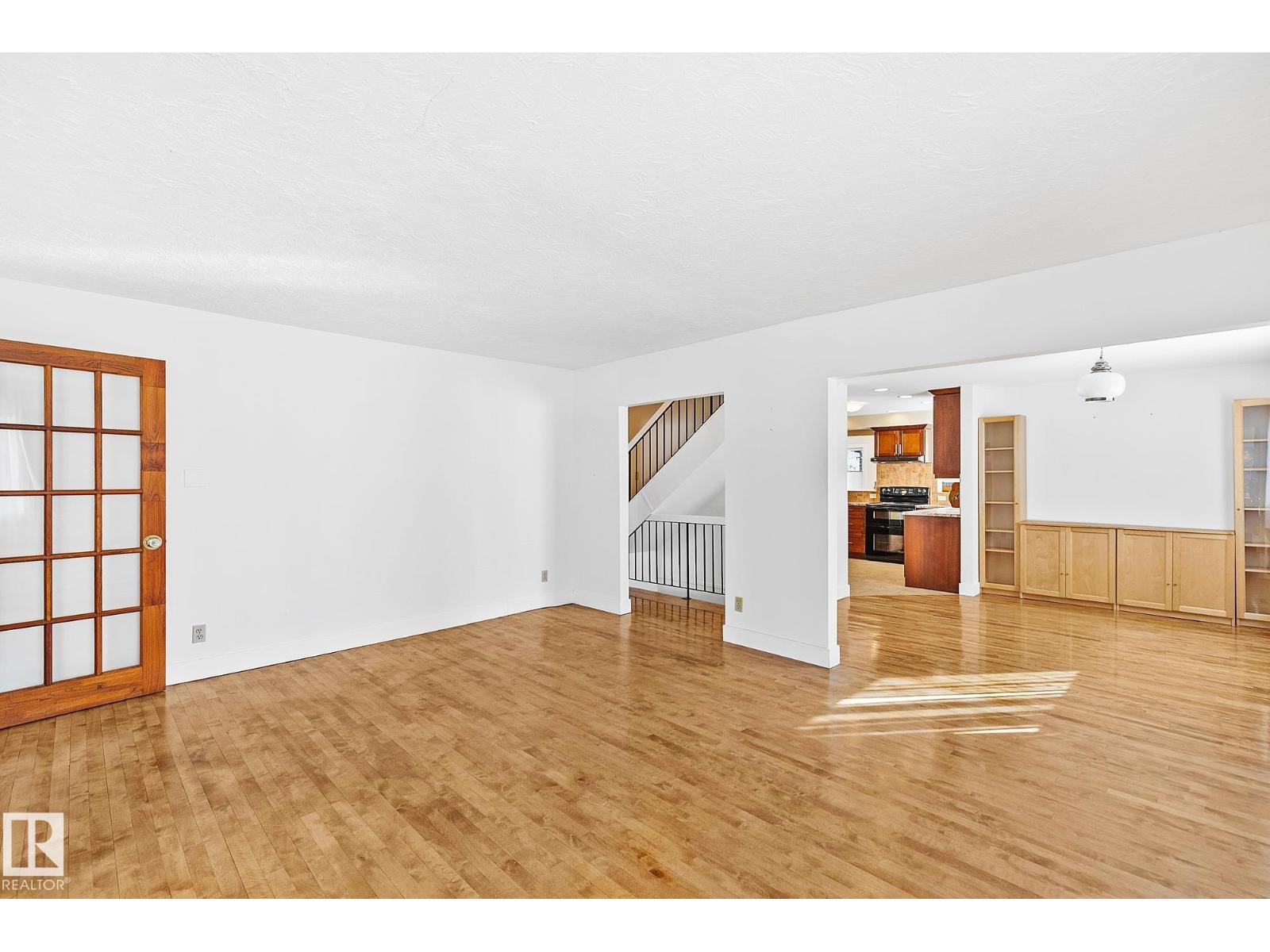 10823 130 ST NW - 5