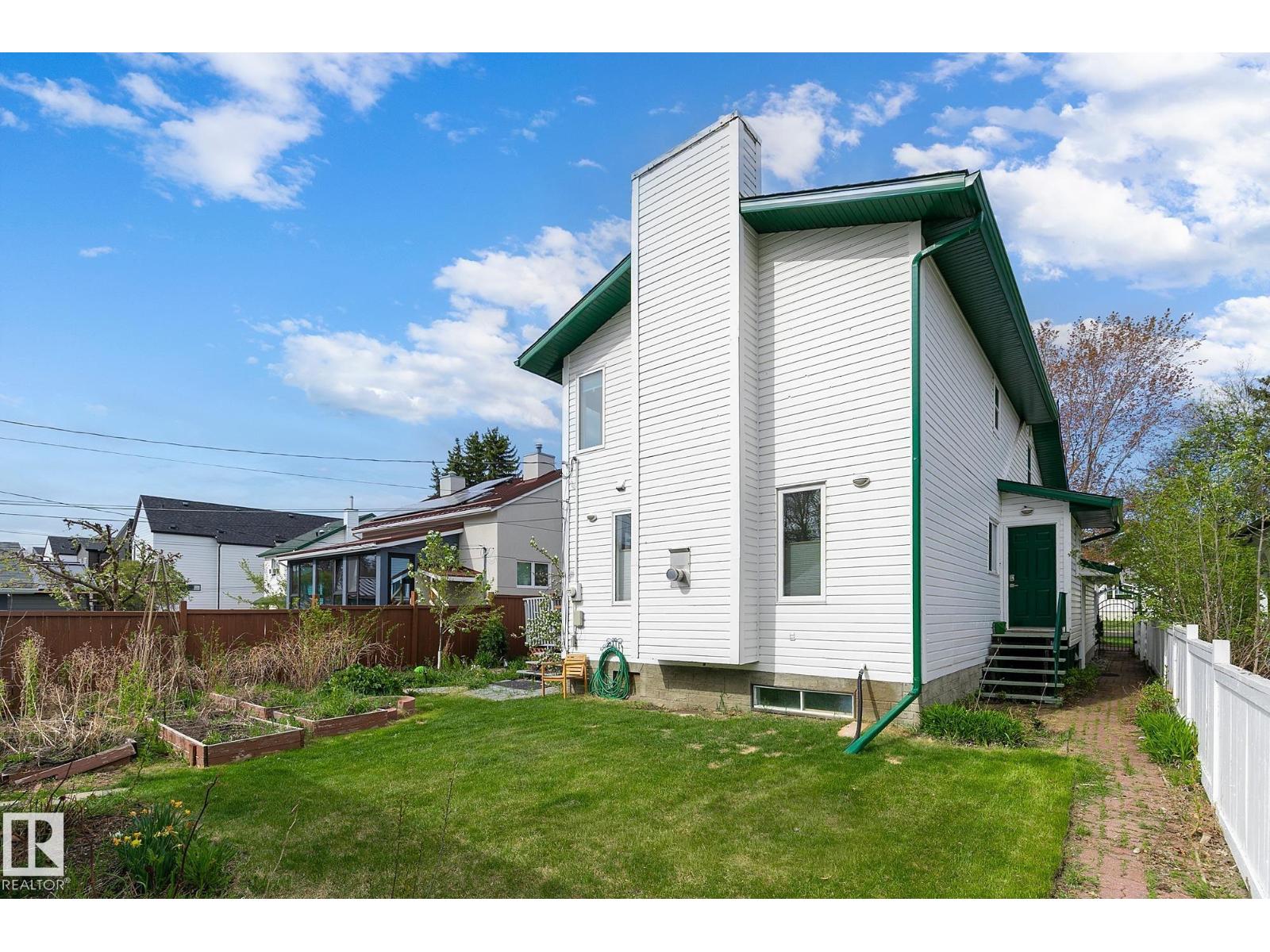 10823 130 ST NW - 50
