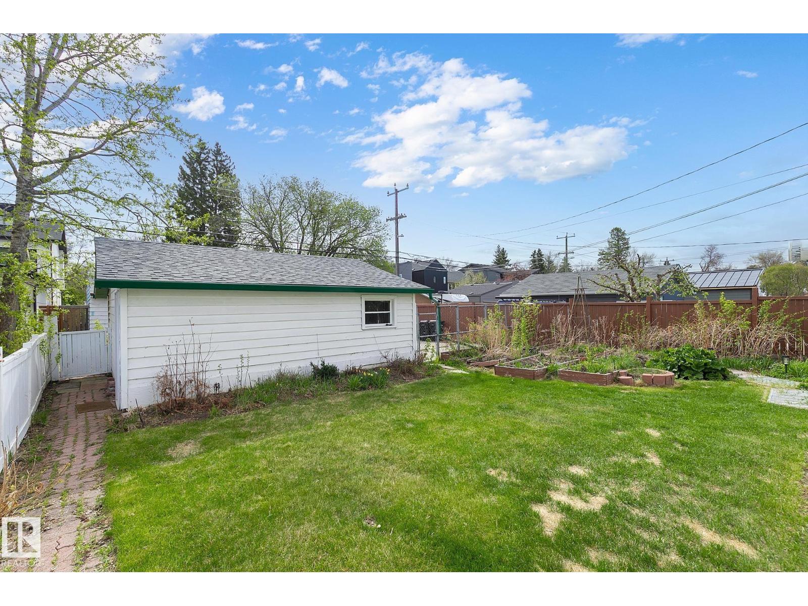 10823 130 ST NW - 52