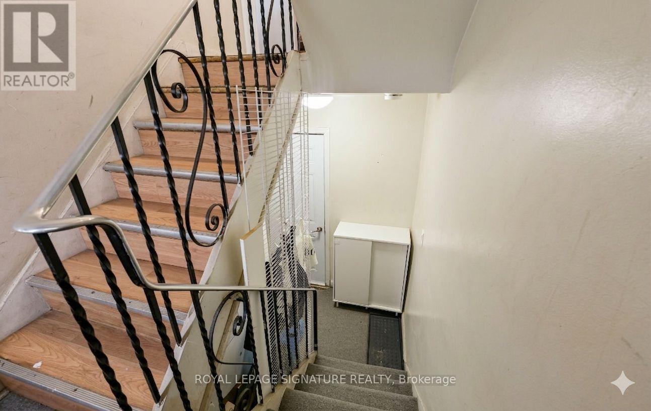 226 BICKNELL AVENUE - 12