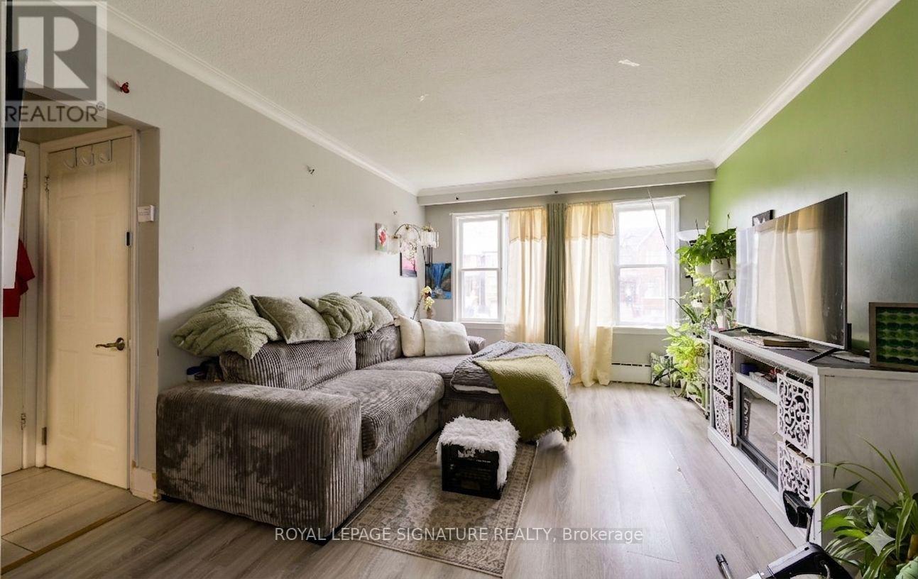226 BICKNELL AVENUE - 8