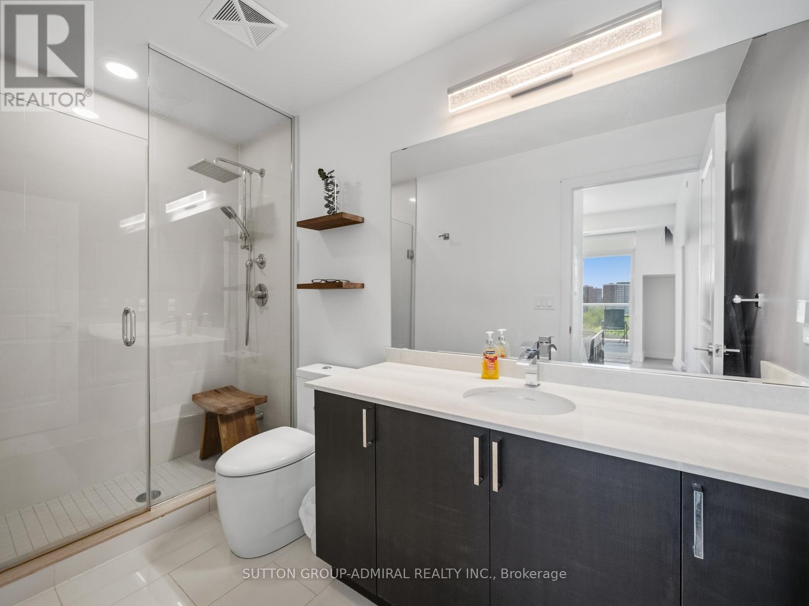 #606 35 FONTENAY COURT - 13