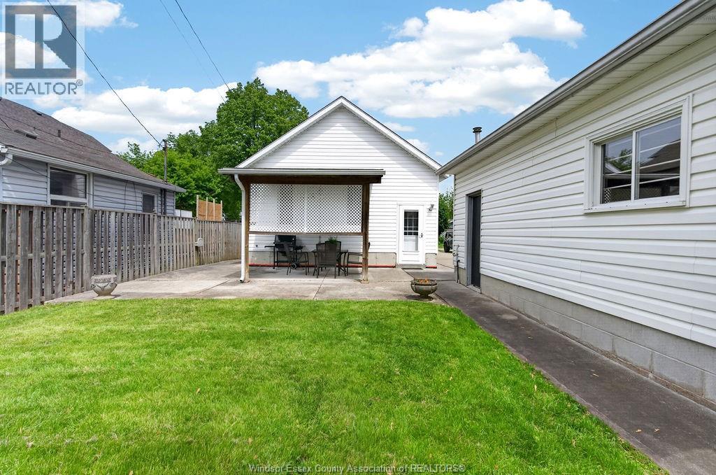 851 ELLROSE AVENUE - 33