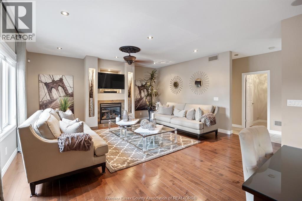 2105 WASHINGTON BOULEVARD - 11