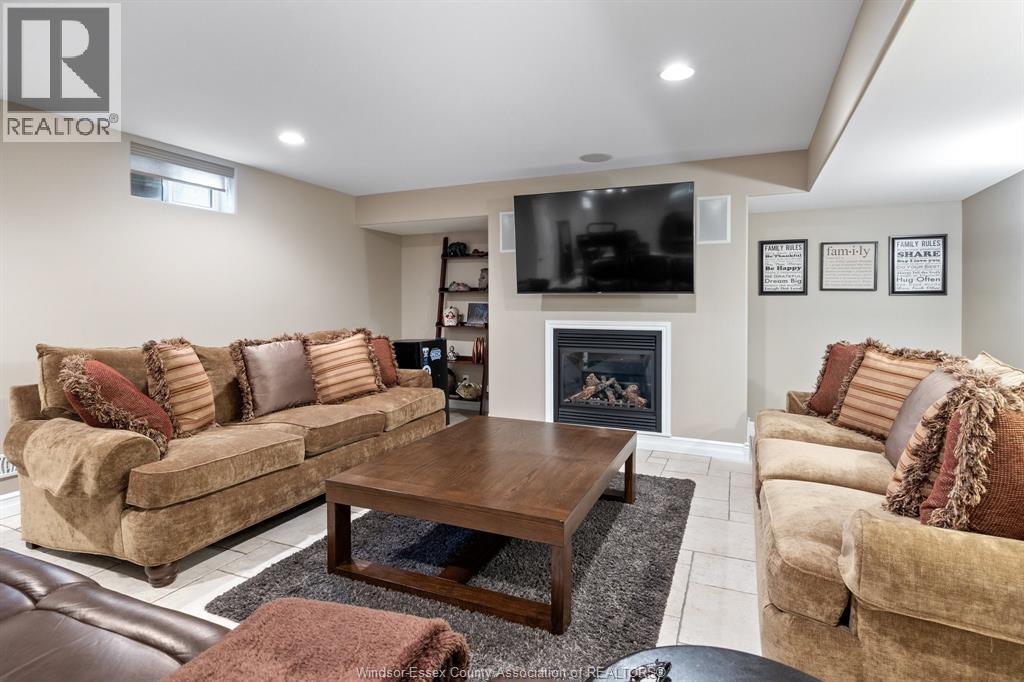 2105 WASHINGTON BOULEVARD - 31