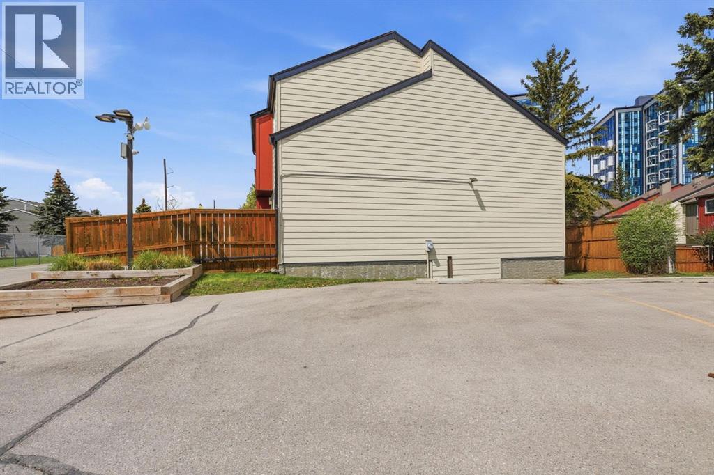 #100 4740 Dalton Drive NW - 23