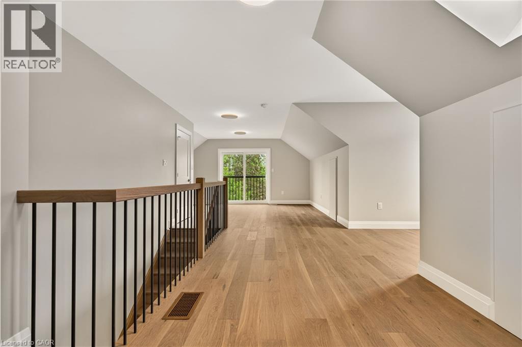 279 HESS Street S - 37